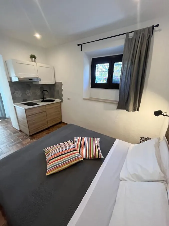 Agriturismo Santa Lucia فونتيبلاندا 0*,